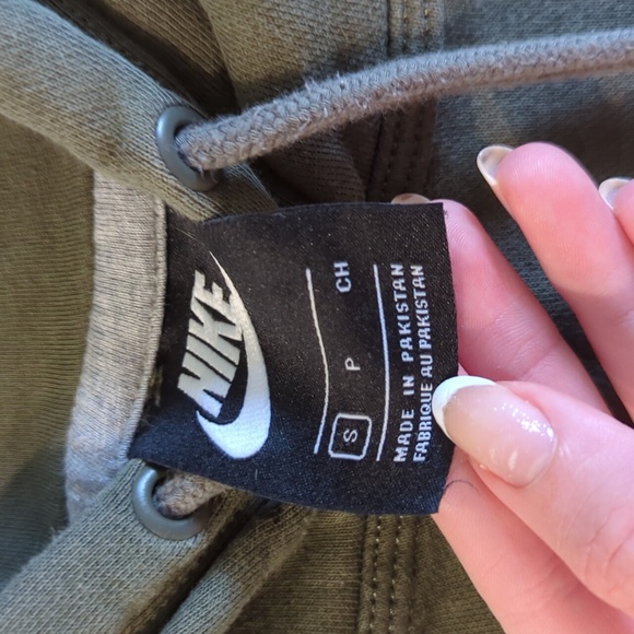 Nike hoodie - Picture 2 of 3